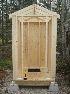 Как построить деревянный туалет на даче | Уличный туалет, Туалет на улице,  Биотуалет