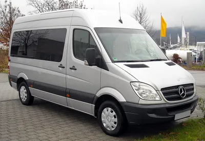 Mercedes benz sprinter RV Стоковые фотографии и изображения высокого разрешения - Alamy