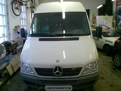 Грубый эвакуатор: Mercedes Sprinter Petronas Edition