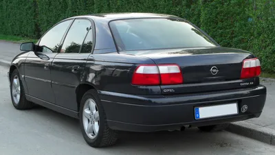 Datei:Opel Omega II 2.2i Facelift rear 20100509.jpg – Wikipedia