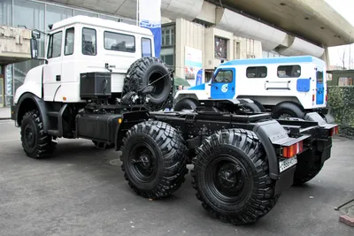 Ural 44202 editorial photo. Image of aged, drive, machinery - 153913331