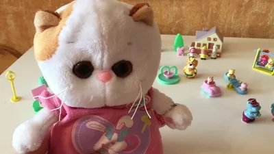 Бэби Лили играет в Город маленьких игрушек! Семейка Басиков Детское видео -  YouTube