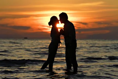 sunset, обои walking, sunset, beach, двое, couple, гиф пара на закате, фото  встреча влюбленных, пара, любовь, Свадебный фотограф Москва