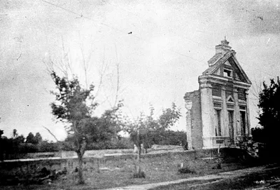 Разрушенное здание средней школы на улице Котовского в Гомеле в период  оккупации — военное фото