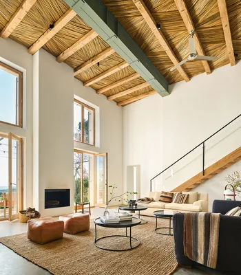 Окна с бирюзовыми ставнями и тёплые тона: уютный современный дом в Испании  〛 ◾ Фото ◾ Идеи ◾ Дизайн