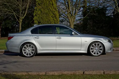 BMW E60 5 серии ( Обзор, двигатели, фото и цены)