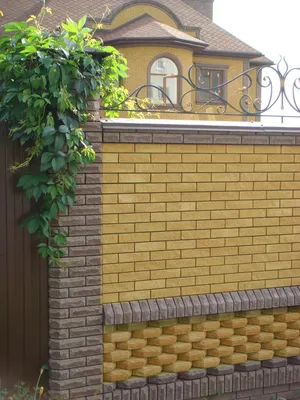 Забор из кирпича: все виды постройки забора для частного дома на фото