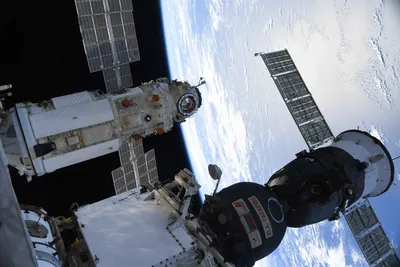 Первое видео из модуля «Наука»: российские космонавты открыли люки и  провели экскурсию