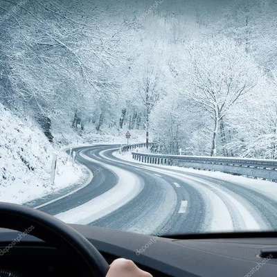 ⬇ Скачать картинки Машина дорога зима, стоковые фото Машина дорога зима в  хорошем качестве | Depositphotos