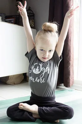 Детская йога. 6 простых и веселых асан для детей — INDIASTYLE