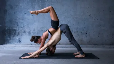 Парная йога | YogaStudio.by