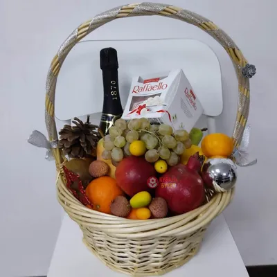 Корзина с фруктами «Праздничная» купить в интернет-магазине Кубань-Букет по  цене 5 410 руб..