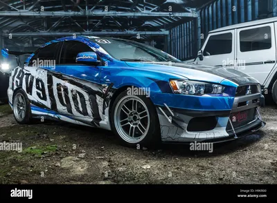 Mitsubishi Lancer Evolution X tuning Stockfotografie - Alamy