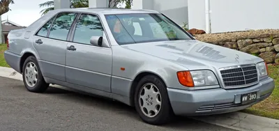Datei:1992 Mercedes-Benz 300 SE (W 140) sedan (2010-07-19).jpg – Wikipedia