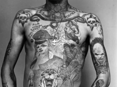 Почему советские зэки били себе татуировки с нацистскими мотивами -  Рамблер/субботний