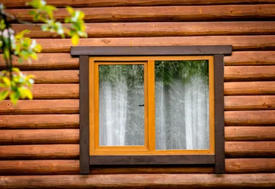 Какие окна лучше ставить в частный дом | Виды пластиковых окон для  загородного дома - «Петрович.Знает»