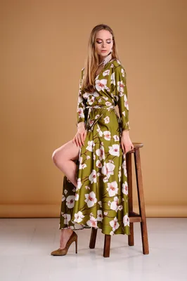 Платья с запахом 2019 года модные, с чем носить, фото