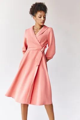 Купить Платье с воротником на запах коралловое: до колена, цвет розовый,  материал костюмная ткань, стиль повседневный, купить в интернет-магазине  VOVK за 1390 грн.