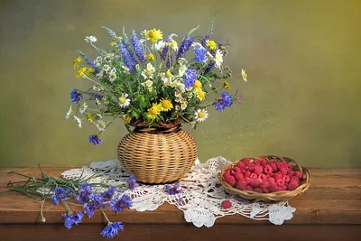 Букет «Полевые цветы» из ромашек и роз - заказать и купить за 15 520 ₽ с  доставкой в Новосибирске - партнер «Русский букет»