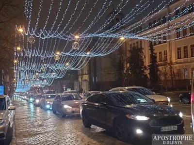 Новогодние гирлянды в Киеве впервые зажглись - фото и видео - Апостроф