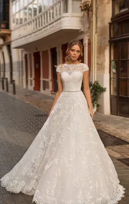 Кружевное свадебное платье с коротким рукавом Naviblue Bridal Jane 17314 —  купить в Москве - Свадебный ТЦ Вега