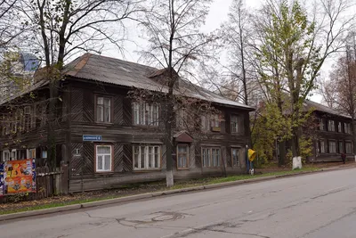 Старые деревянные дома в городах. Известно, что с ними делают в Беларуси. А  вот что сделали в Таллинне