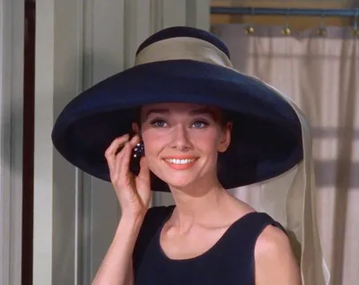 Audrey Hepburn (a Short story) / with English subtitles - YouTube