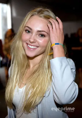 Анна-София Робб (AnnaSophia Robb) - YouTube