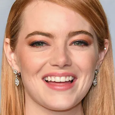 Эмма Стоун (Emma Stone) на съемках рекламы Louis Vuitton на острове Капри  (06.09.2019)