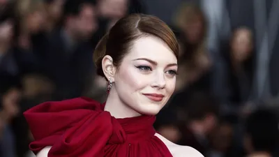 Эмма Стоун (Emma Stone) на съемках рекламы Louis Vuitton на острове Капри  (06.09.2019)