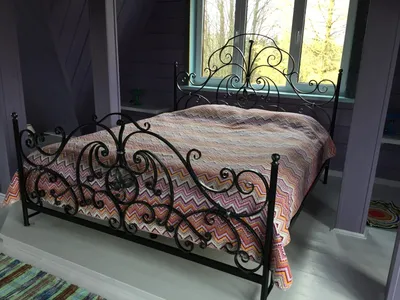 Кровать с элементами ковки - 64 фото