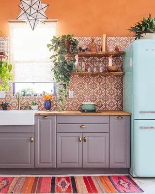 Цветные кухни - 65 фото