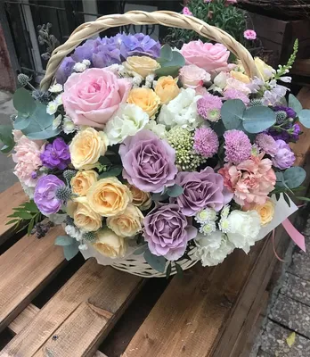 Большая цветочная композиция в корзине с доставкой по городу Клин