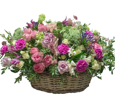 Цветочная композиция в корзине “Садовые цветы”