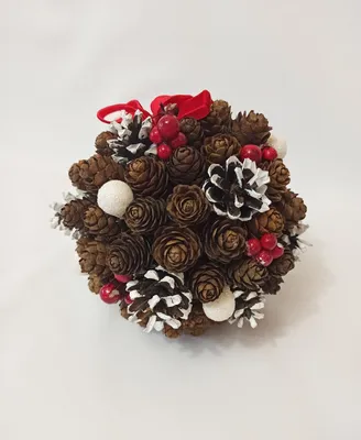 ᐉ Рождественский шар из натуральных шишек новогодний декор красные ягоды  (NY9)