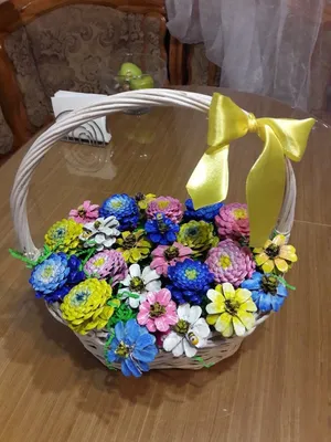 Цветы из шишек | Pine cone art, Pine cone flower wreath, Pine cone  decorations