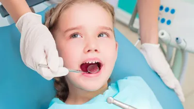 Почему темнеют зубы у детей: причины - Здоровье 24