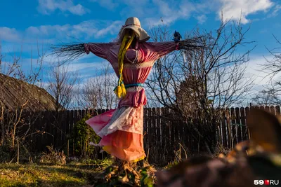 The easiest way to make a garden scarecrow with your own hands. HobbyMarket  - YouTube