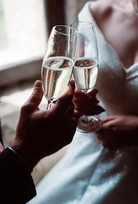 Какое шампанское купить на свадьбу - сколько нужно, как выбрать