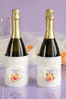 Свадебное украшение на шампанское \"Ваниль\" в виде тубуса с кружевом айвори  и нежными цветами на годовщину свадьбы и рождение первенца, 2 штуки купить  по выгодной цене в интернет-магазине OZON