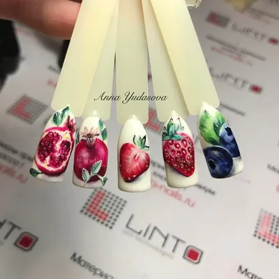 Мои фрукты и ягоды на #intersharm гель-лаками @linto_nails_official Ручная  роспись | Bee nails, Nail stencils, Nail designs