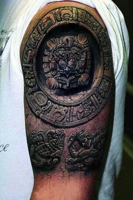 Майянская 3д татуировка на плече парня — KissMyTattoo.ru