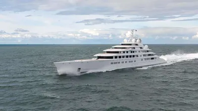 Суперяхта custom Azzam верфи Lürssen в продаже на RuYachts.com