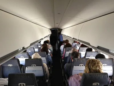 Bombardier CRJ-700 - пассажирский самолет