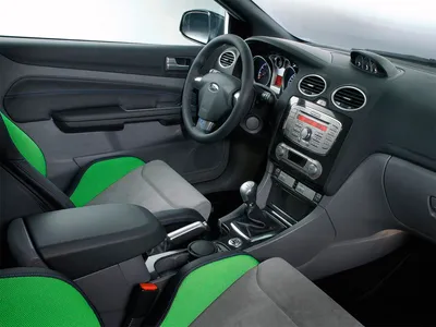 Ford Focus 2 RS - технические характеристики и цены, фотографии и обзор