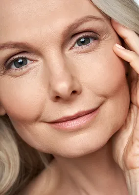 Макияж после 60 лет — правила антивозрастного макияжа, чтобы выглядеть  моложе