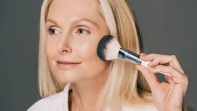 I'm a makeup artist - 3 mistakes that are aging you, from your concealer to  contouring | The Irish Sun