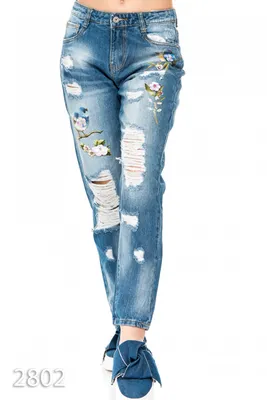 Светло-синие рваные джинсы с принтом под вышивку и аппликацией пайетками  6039 за 1 088 грн: купить из коллекции Charm of spring - issaplus.com