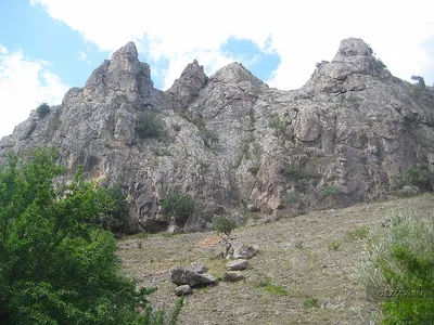 Зеленогорье, Арпатские водопады, Чобан-Куле