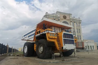 В Музейном комплексе в Верхней Пышме появился один из самых крупных в мире  грузовиков